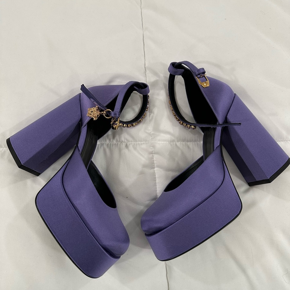 Versace Aevitas Platform